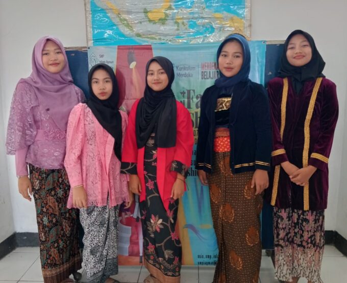 Menggali Budaya Lokal: Mengenali Baju Adat